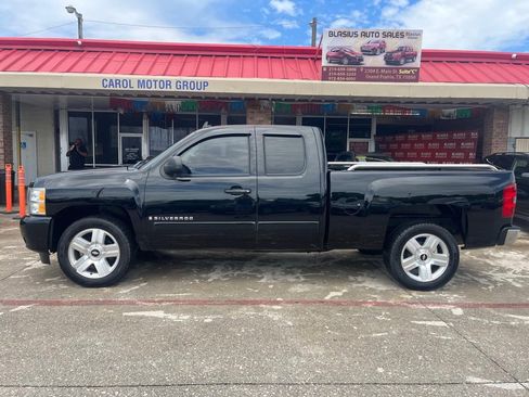 Used 2007 Chevrolet Silverado 1500 LTZ w/ EZ-Lift Tailgate Package image 13
