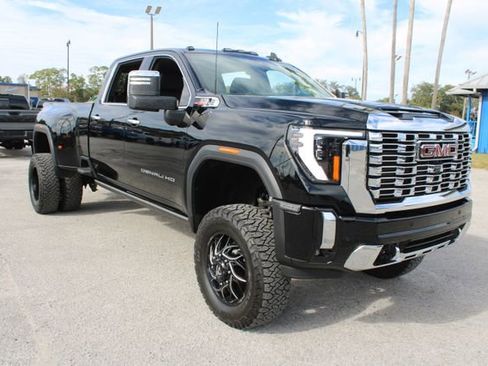 Used 2025 GMC Sierra 3500 Denali w/ Denali Reserve Package image 15