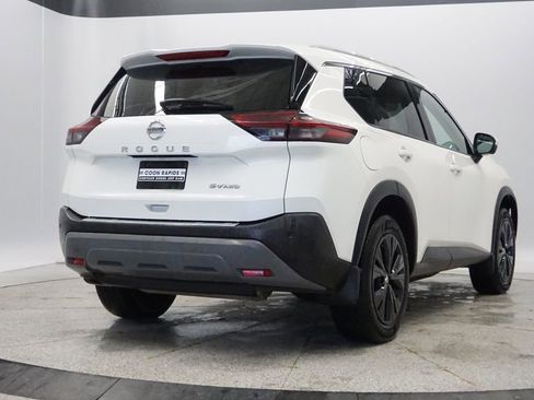 Used 2021 Nissan Rogue SV w/ Premium Package image 10