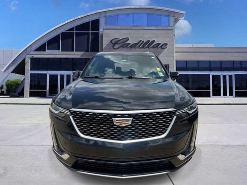 Used 2023 Cadillac XT6 Luxury FWD image 2