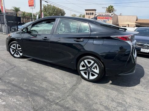 Used 2016 Toyota Prius Three FWD image 11