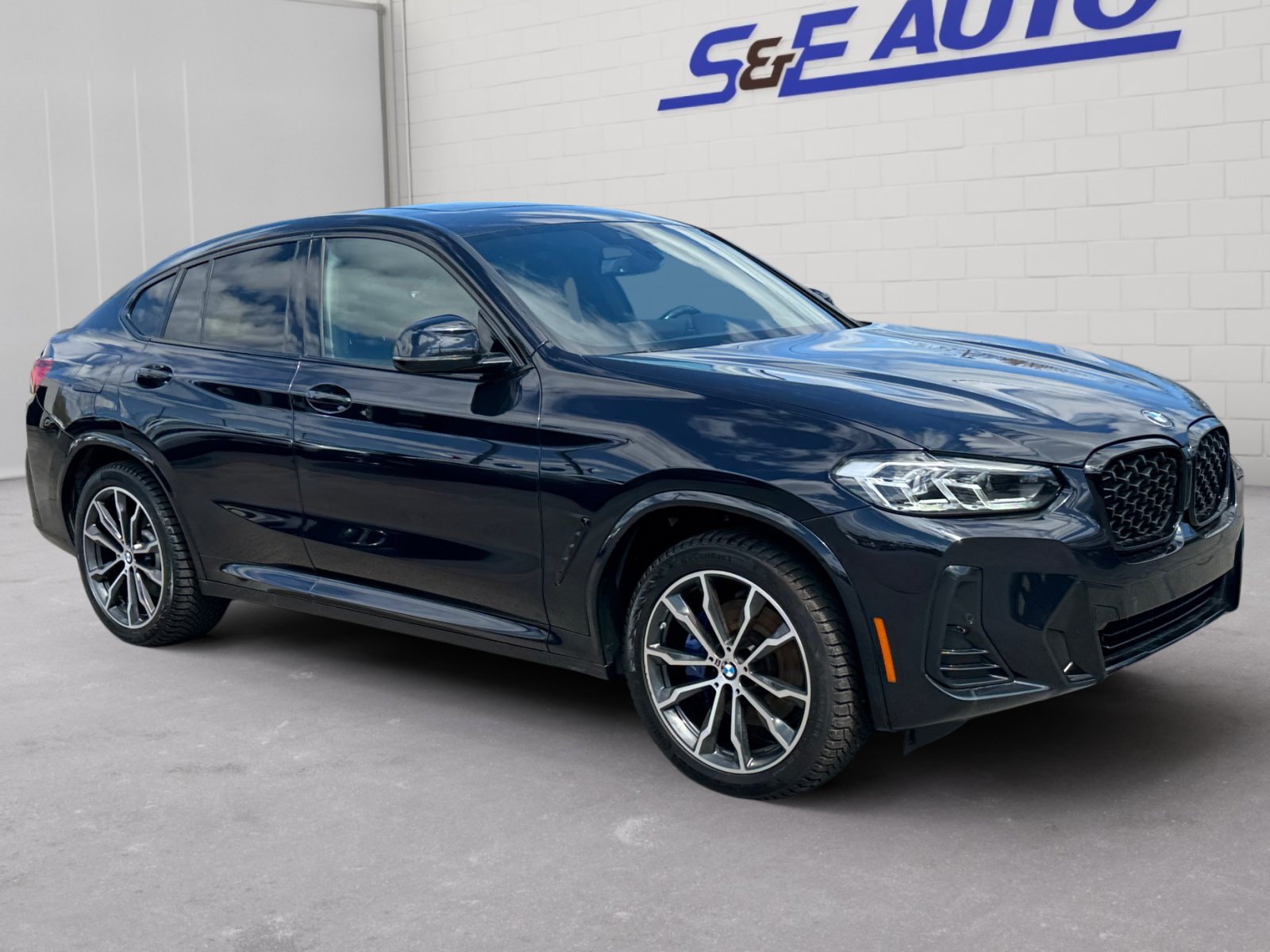 Used 2023 BMW X4 xDrive30i AWD/4WD image 6