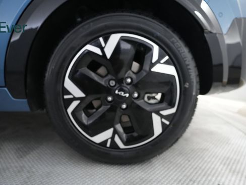 Used 2023 Kia Niro Wave FWD image 9