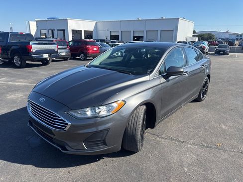 Used 2020 Ford Fusion SE image 7