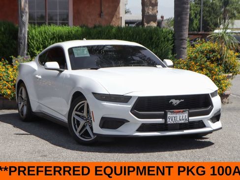 Used 2025 Ford Mustang Coupe RWD image 2