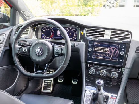 Used 2019 Volkswagen Golf R 4-Door AWD/4WD image 11