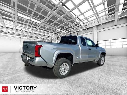 Used 2025 Toyota Tacoma SR5 image 3