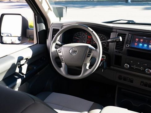 Used 2020 Nissan NV 3500 SV image 9