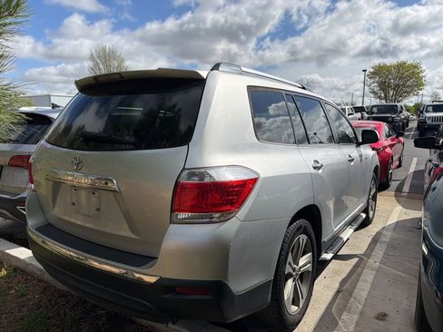 Used 2012 Toyota Highlander Limited w/ Tow Pkg image 3