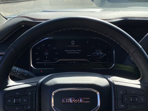 Used 2025 GMC Sierra 2500 AT4 w/ AT4 Premium Plus Package image 23