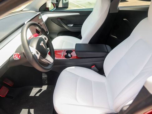 Used 2023 Tesla Model Y Long Range AWD/4WD image 9