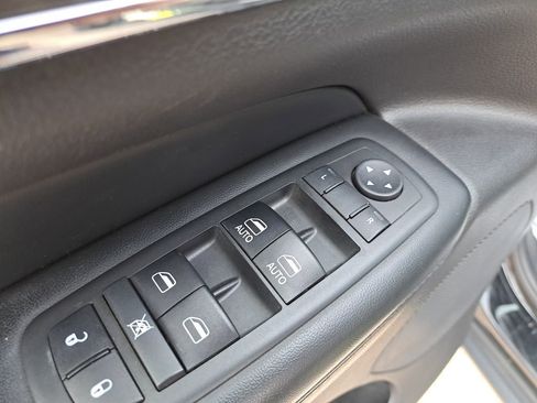 Used 2018 Jeep Grand Cherokee Limited w/ Luxury Group II image 15