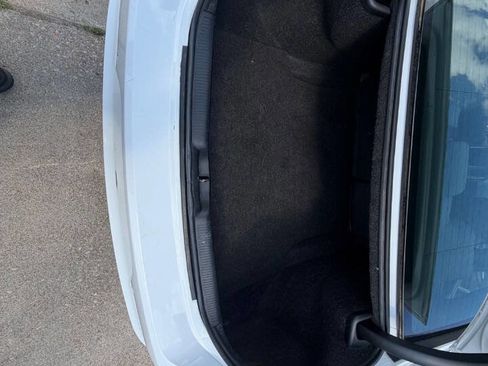 Used 2018 Dodge Charger R/T w/ Blacktop Package RWD image 10