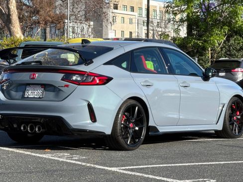 Used 2024 Honda Civic Type R image 4