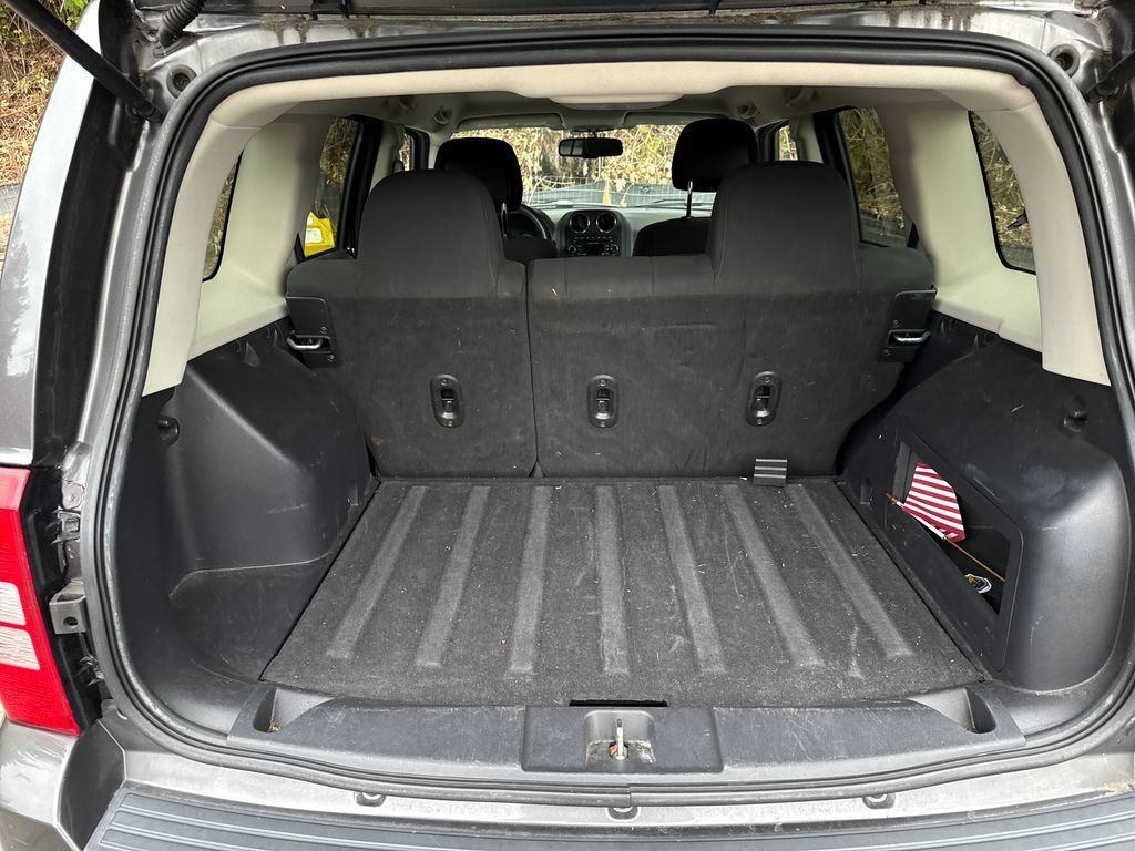 Used 2016 Jeep Patriot Sport FWD image 14