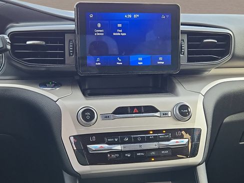 Used 2021 Ford Explorer XLT RWD image 17