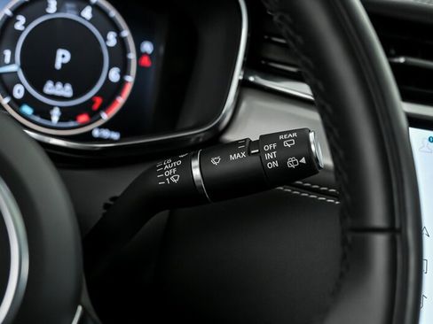 Used 2025 Jaguar F-PACE R-Dynamic S AWD/4WD image 27