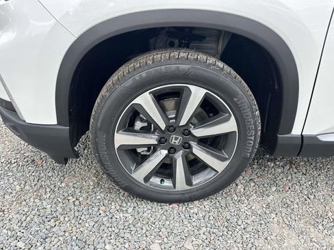 New 2025 Honda Pilot Touring image 7