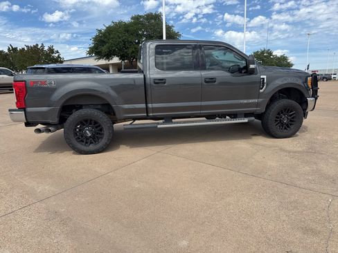 Used 2017 Ford F250 XLT w/ XLT Value Package AWD/4WD image 8