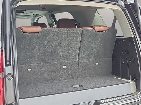 Used 2019 Chevrolet Tahoe Premier w/ Premier Plus Edition image 9