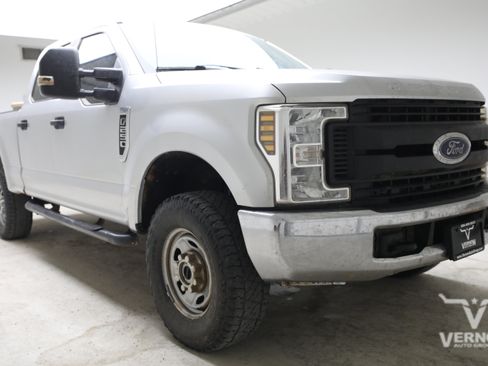 Used 2019 Ford F250 XL w/ Power Equipment Group AWD/4WD image 6