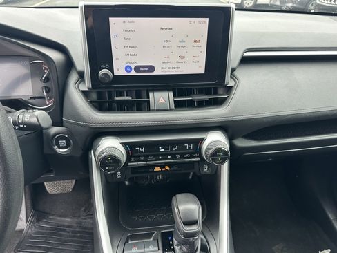 Used 2023 Toyota RAV4 XLE image 23