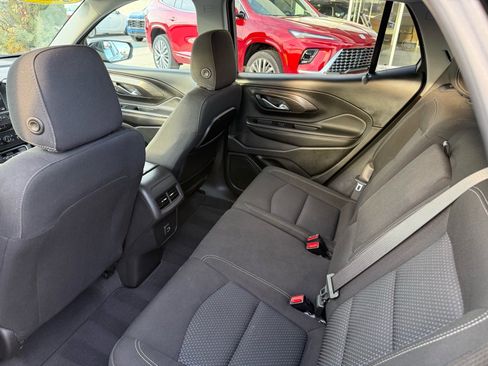 Certified 2022 GMC Terrain SLE w/ Driver Convenience Package image 5