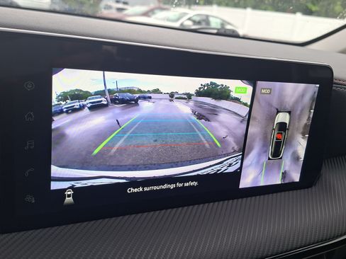 Certified 2025 Nissan Kicks SR FWD image 13