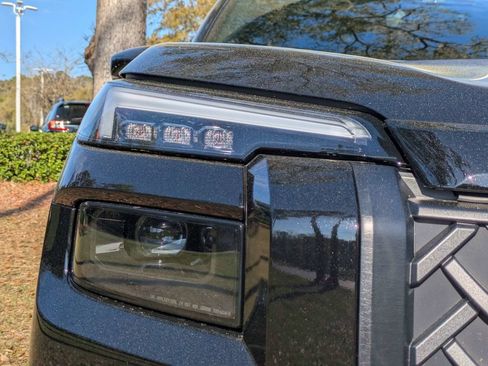 New 2026 Subaru Outback Limited AWD/4WD image 9