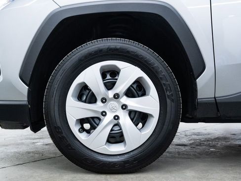 Used 2025 Toyota RAV4 LE image 7