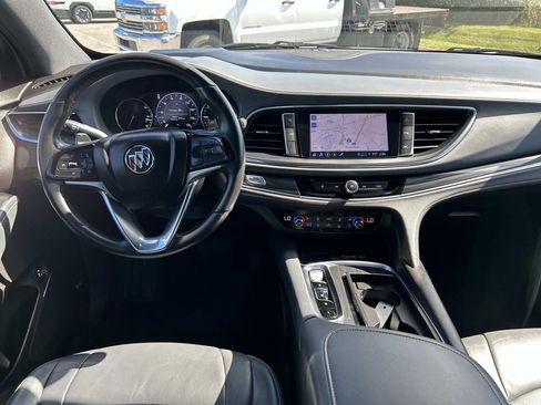 Used 2024 Buick Enclave Premium image 18