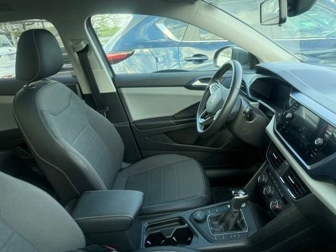 Used 2022 Volkswagen Taos SE image 6