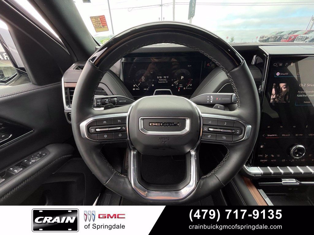 Used 2025 GMC Yukon Denali w/ Advanced Technology Package AWD/4WD image 14