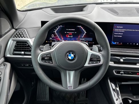 Used 2026 BMW X5 xDrive40i w/ M Sport Package image 18