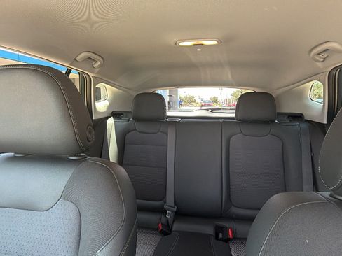 Used 2025 Chevrolet Trax LT FWD image 13