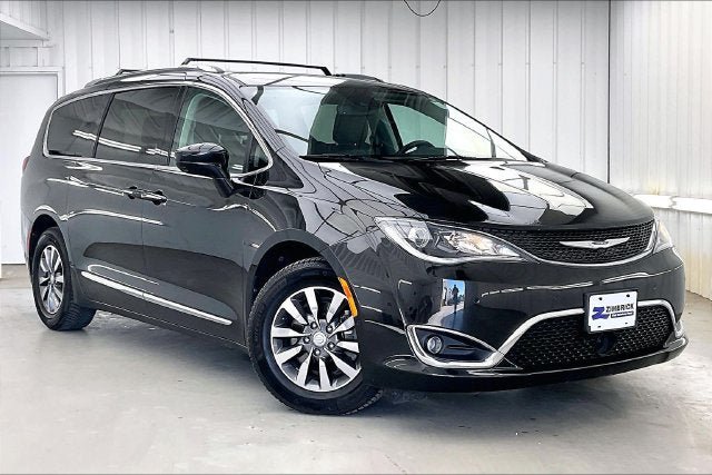 Used 2019 Chrysler Pacifica Touring-L Plus w/ Advanced Safetytec Group FWD image 1