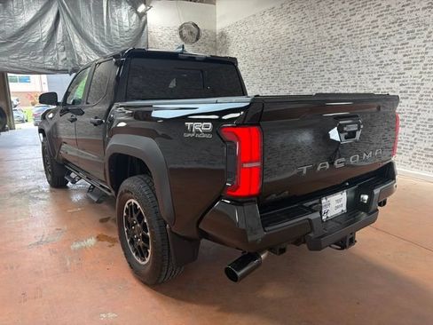 Used 2024 Toyota Tacoma TRD Off-Road w/ TRD Off Road Upgrade Package AWD/4WD image 5