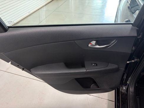 Used 2021 Kia Forte LXS FWD image 13