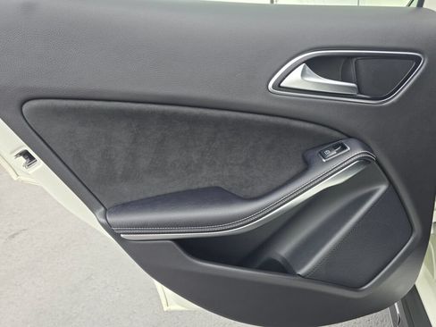 Used 2018 Mercedes-Benz GLA 250 4MATIC image 19