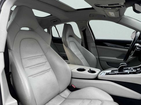Used 2017 Porsche Panamera image 54