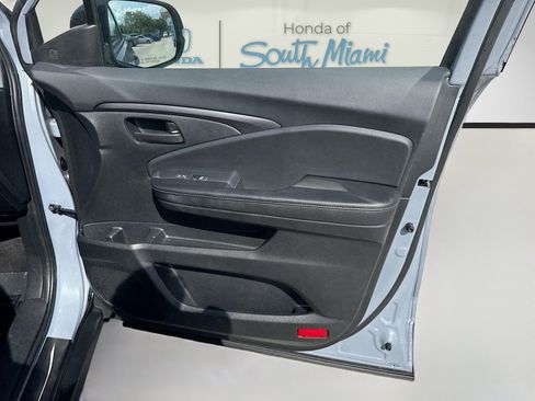 Certified 2024 Honda Passport EX-L image 33