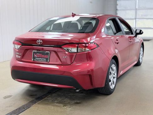 Used 2020 Toyota Corolla LE FWD image 5