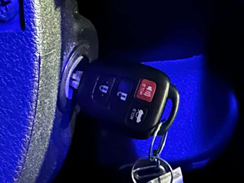 Used 2015 Toyota Camry SE image 36