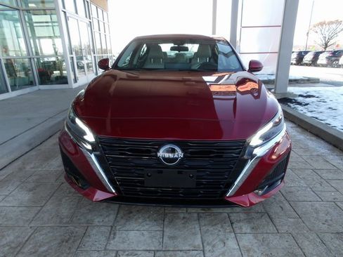 Certified 2023 Nissan Altima 2.5 SV w/ SV Premium Package image 2