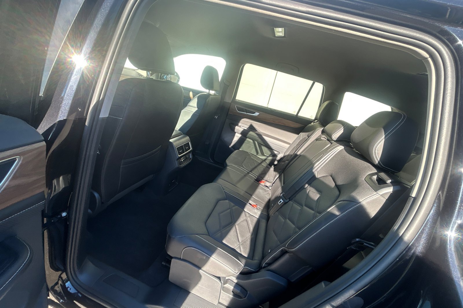 Used 2026 Volkswagen Atlas SE AWD/4WD image 12