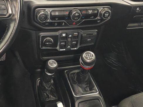Used 2021 Jeep Gladiator Sport image 9