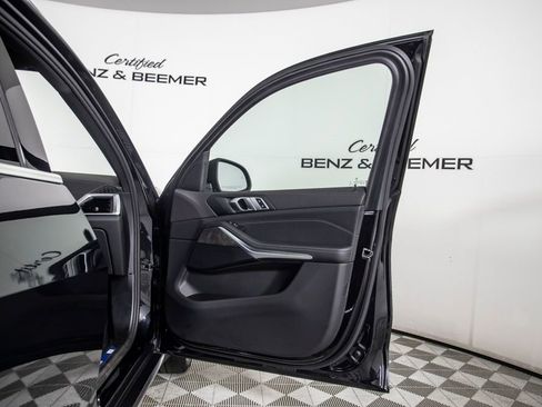 Used 2025 BMW X5 xDrive40i w/ Parking Assistance Package image 11