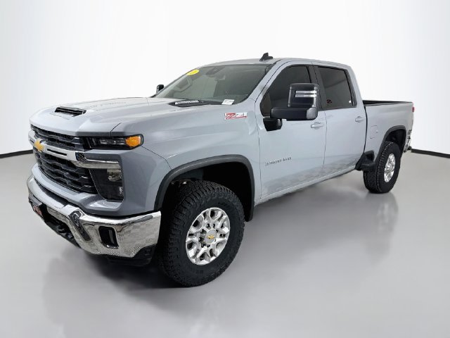Used 2024 Chevrolet Silverado 3500 LT w/ Convenience Package AWD/4WD image 3