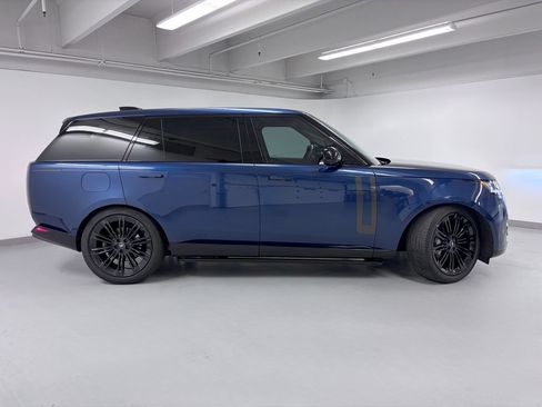 Used 2024 Land Rover Range Rover Long Wheelbase SE AWD/4WD image 6