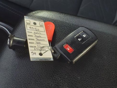 Used 2022 Toyota Tacoma TRD Off-Road AWD/4WD image 31